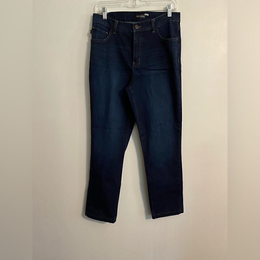 Lee Classic Fit Straight Leg jeans, size 10